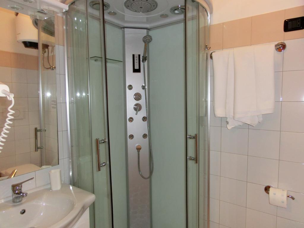 Rhc Rome Hotel Bagian luar foto